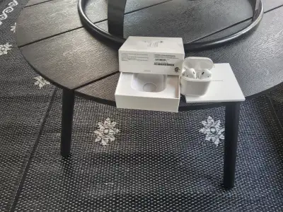 Apple AirPods 2(ieme génération) + Boîte, View more