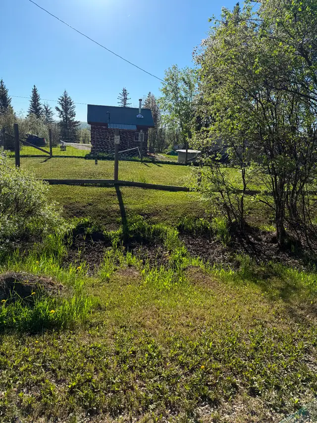 Tiny House Real Log Cabin plus land available in Houses for Sale in Dawson Creek - Image 13