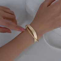 The Curve Design Bracelet 