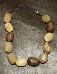 Mixed Beads Statements Necklace (Beige/Brown) - Reitmans