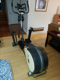 Smooth Fitness CE 3.7 elliptical