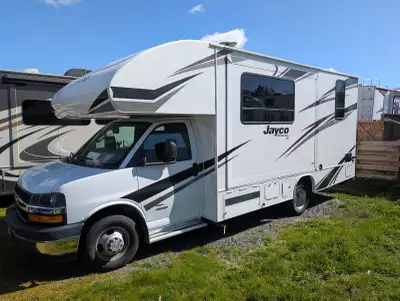 2020 Jayco Redhawk 22A SE Class C motorhome with slide out, 40,200 km. 13,500 BTU air conditioner, e...