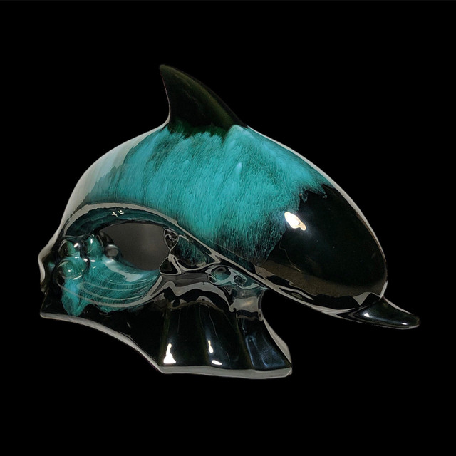 Large BMP Blue Mountain Art Pottery Turquoise Black Dolphin Mint in Arts & Collectibles in Hamilton - Image 2