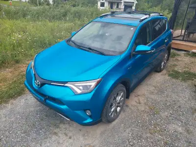 En excellente condition. Moyenne 7.2l au 100km .Jamais accidentés. Pneu d'été (très usé) et pneu d'h...