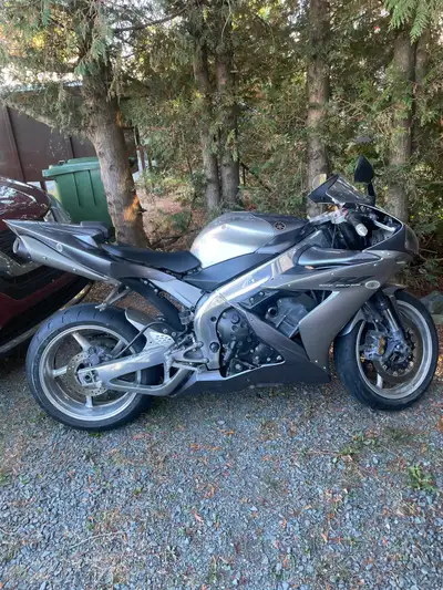 2004 r1 with 32000km on it, bike is running and working well but it doesn’t have a safety inspection...