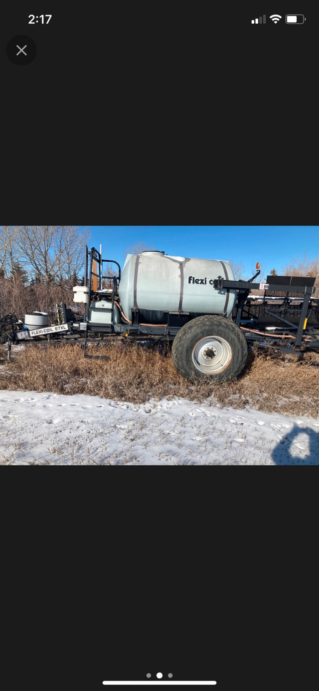 Flexicoil 67XL Pull Type Sprayer in Farming Equipment in Calgary - Image 2