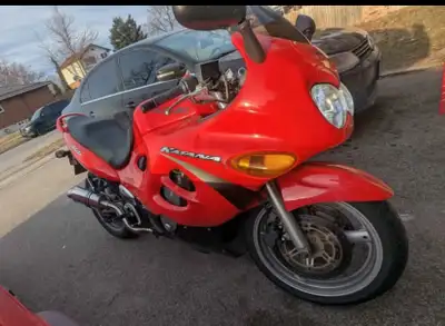 Selling my 2000 Suzuki GSX600F. Has 26,800km. Perfect bike for beginners, as it's a "sport" touring...