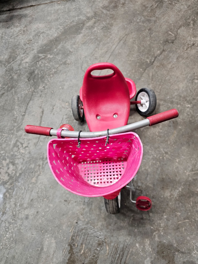 Tricycle, radio flyer in Kids in Ottawa - Image 2