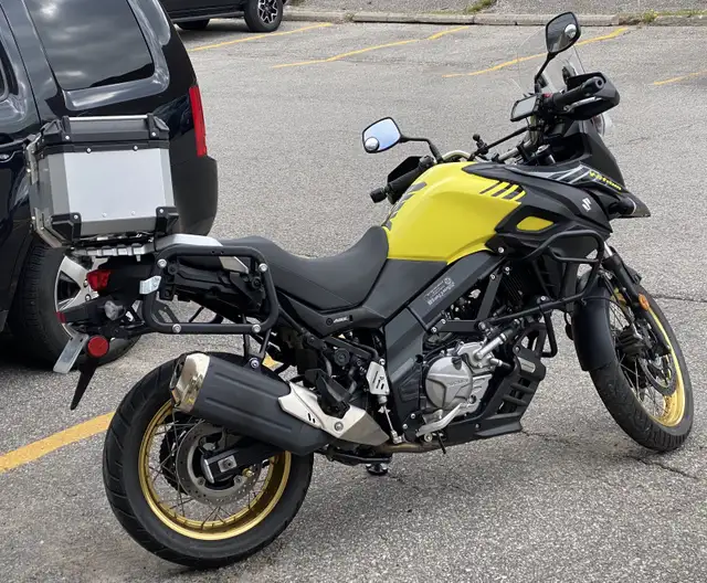 2018 Suzuki V-Strom 650XT Adventure. in Street, Cruisers & Choppers in Markham / York Region - Image 3
