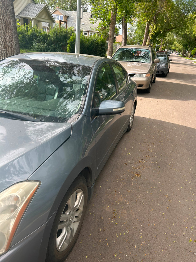 2011 Nissan Altima in Cars & Trucks in Edmonton - Image 2