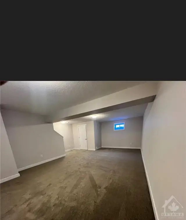 3 bedroom townhouse with basement in Room Rentals & Roommates in Ottawa - Image 4