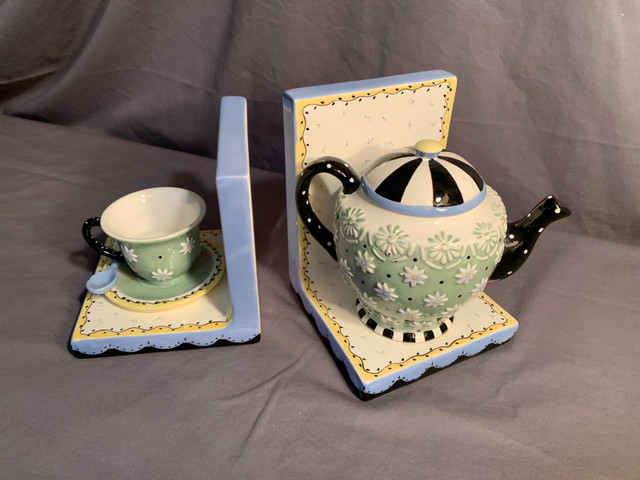 Teapot and Cup Bookends  in Home Décor & Accents in Winnipeg - Image 4
