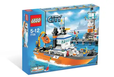 BRAND NEW CITY LEGO 7739 Coast Guard Patrol Boat & Tower RetrieD Email if interested leave your phon...