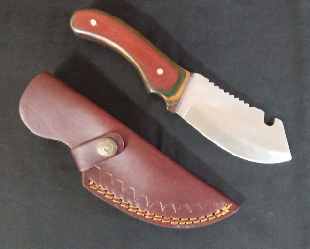 HUNTING KNIFE WITH GUTHOOK WOODEN HANDLE LEATHER CASE in Hobbies & Crafts in Belleville