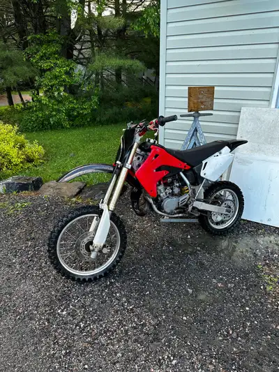 2006 Honda CR85R dirt bike Runs well 2600 obo