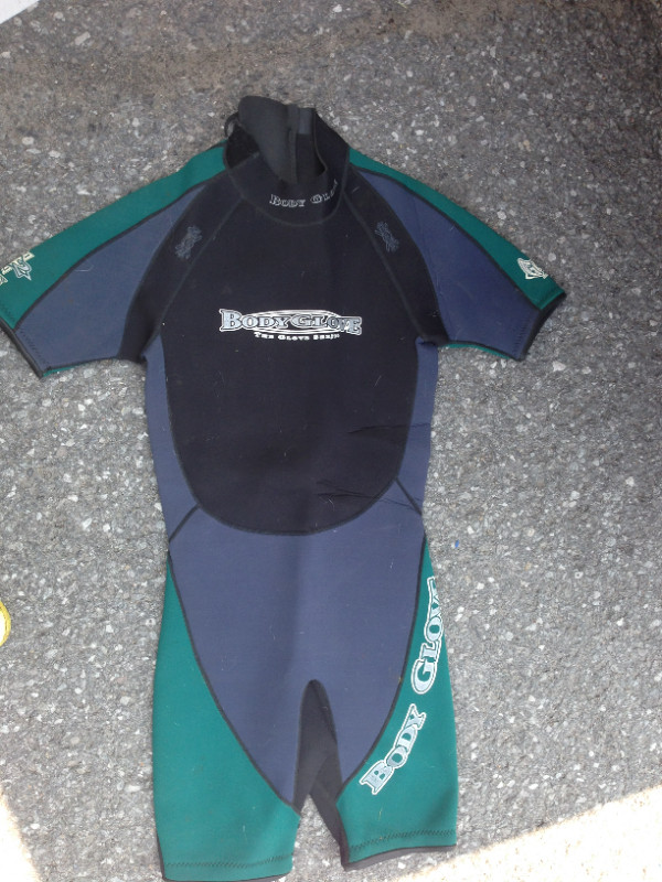 Wetsuit body glove, size (L) in Water Sports in Ottawa - Image 2