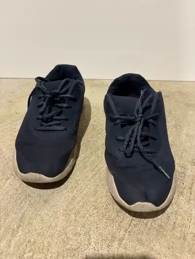men’s shoes size 9 and a half , View more