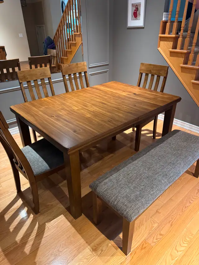 Dining Table Set and Sideboard 'Hallenden' by Ashley62863274754433121