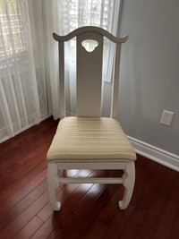 Whit wooden accent chair