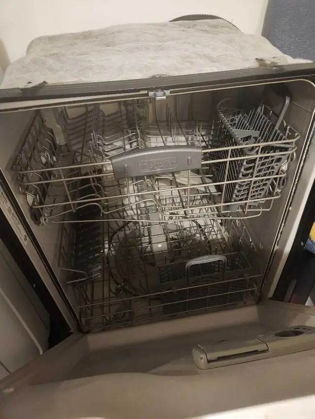 Laveuse et Lave-vaisselle à donner pour réparation ou pièces  in Washers & Dryers in Longueuil / South Shore - Image 4