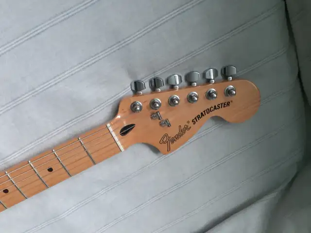 Fender Stratocaster62863266783617124