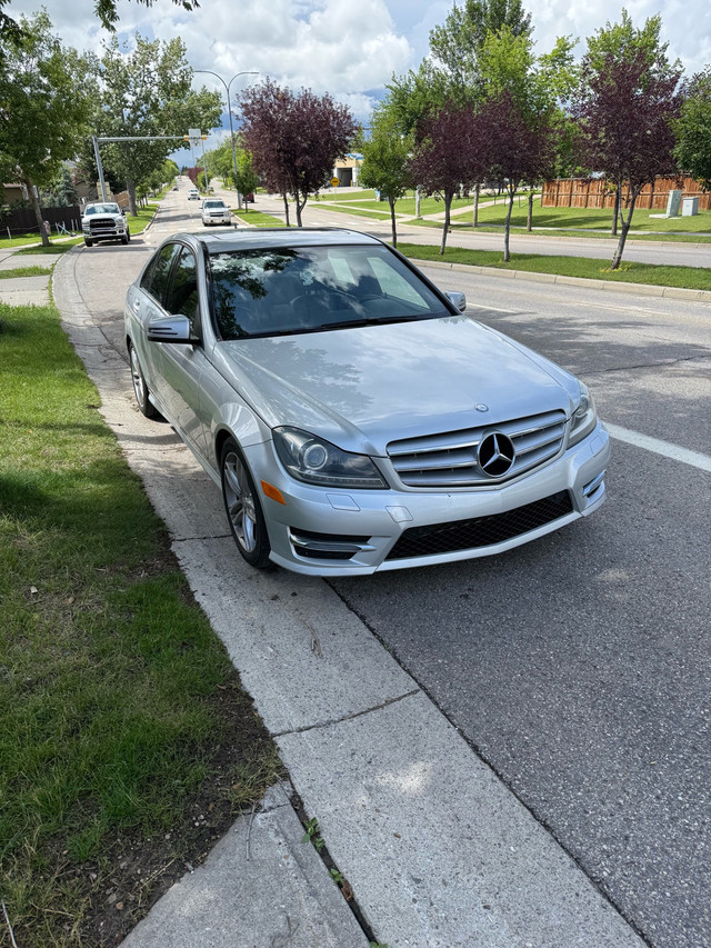 2013 Mercedes C300 4matic in Cars & Trucks in Calgary - Image 2