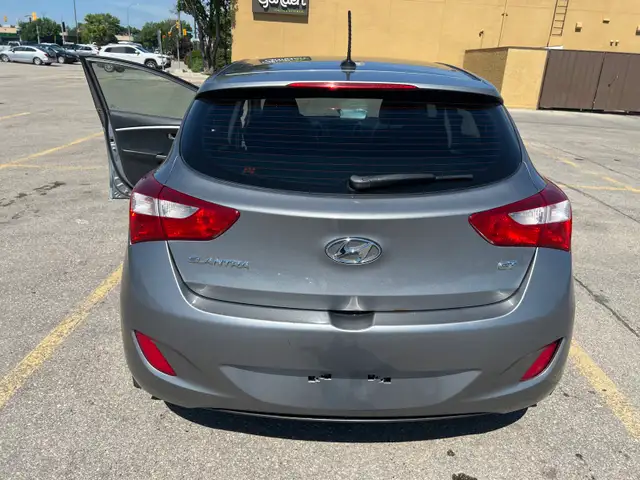 Hyundai Elantra 585559275419084807
