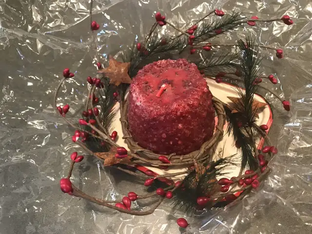CHRISTMAS CANDLE GIFT in Home Décor & Accents in Calgary - Image 2
