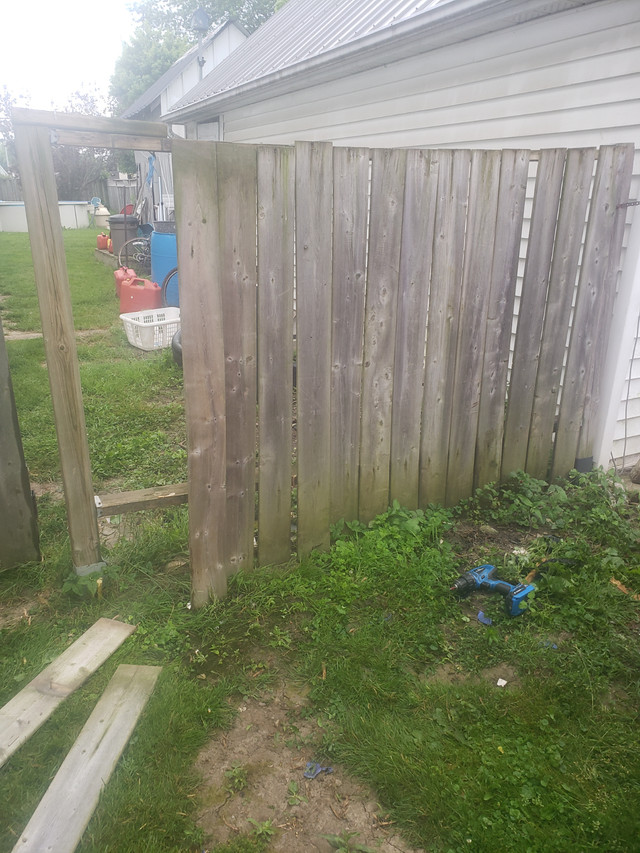 REPAIR FENCE/DECK AND WHEELCHAIR RAMPS - Leamington in Other in Leamington - Image 2