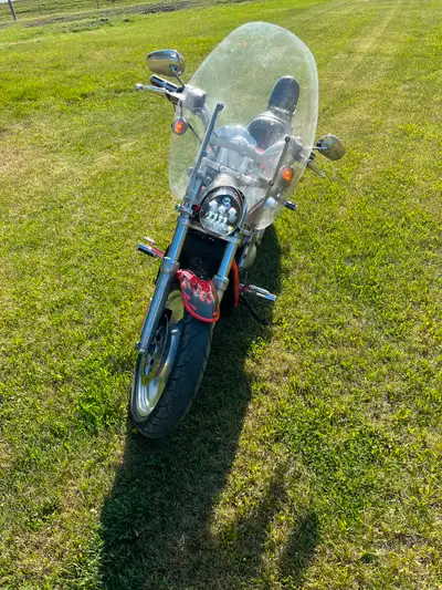 2004 vrod with 35000 km. New clutch fresh safety. Detachable windshield. New battery ready to ride