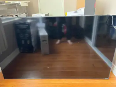 BROKEN VIZIO 55INCH TV. SALE FOR PARTS, View more