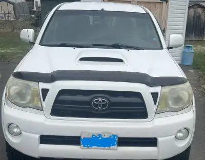 2008 White Toyota Tacoma