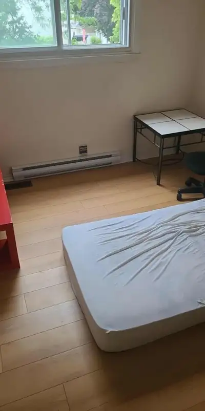 Room for rent chomedy laval good location all inclusive