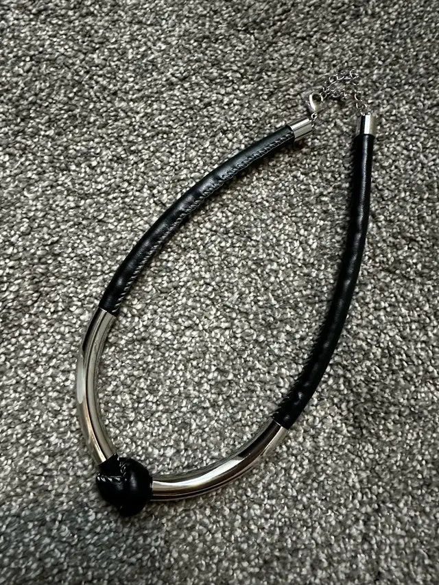 Oriflame True Stitched Necklace