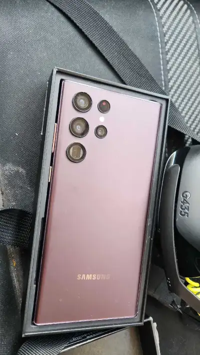 Samsung Galaxy S22 Ultra 128gb 12GB Ram Clean , View more