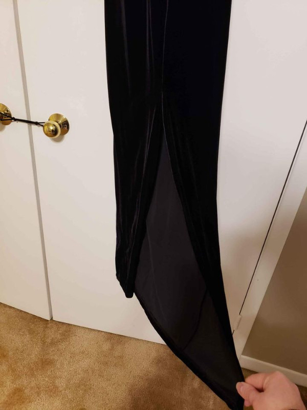 Black Velvet Stretchy Full Length Dress w Rhinestone Straps Sz 6 in Women's - Dresses & Skirts in Oshawa / Durham Region - Image 4