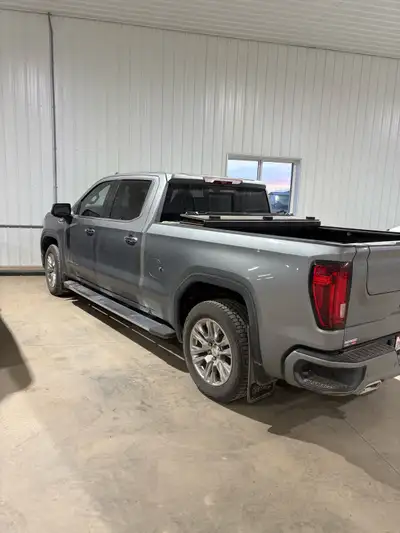 Nice clean unit truck always parked inside. 30,000 KM please call for more pictures or text 780-208-...
