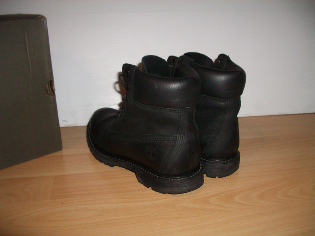 TIMBERLAND -- bottes 6 US femme / 37 EU -- excellent condition dans Femmes - Chaussures  à Ville de Montréal - Image 3