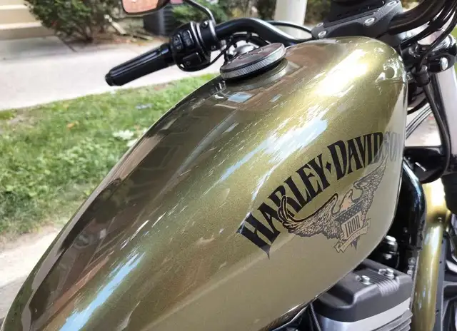 2016 Harley Davidson iron 883 in Street, Cruisers & Choppers in City of Toronto - Image 10