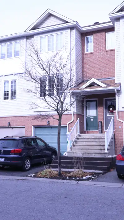This townhome is over 1530 square feet. It offers many desirable features: - The 1st floor offers a...