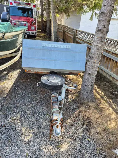 I am selling my used skidoo trailer. Registered and licensed. It features a sturdy frame and is read...