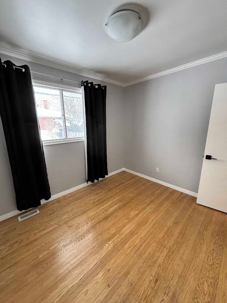 Utilities Included Upper Unit 3BR (2+home office) 5
