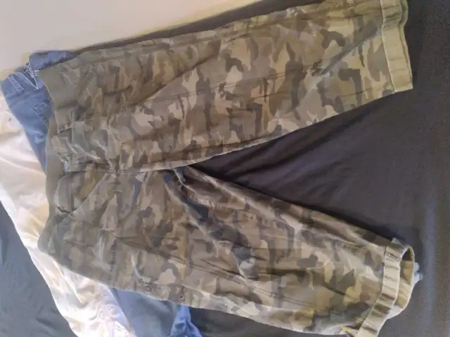 1xl women's clothing  in Women's - Bottoms in Delta/Surrey/Langley - Image 4