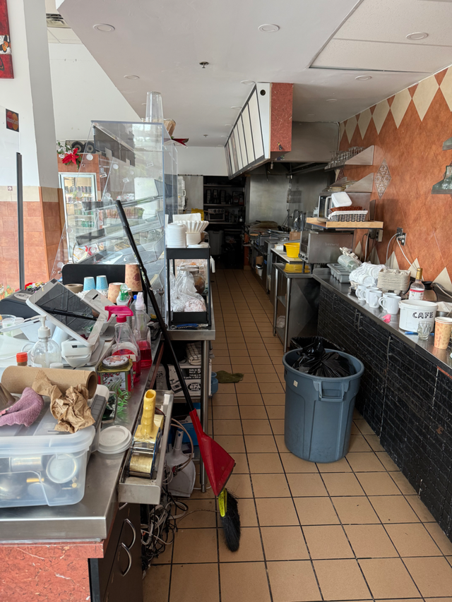 Restaurant/Café Space for Lease – 2120 Sherbrooke St E, in Commercial & Office Space for Rent in City of Montréal - Image 7