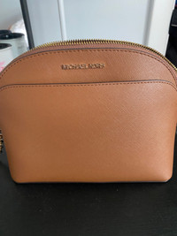 Michael Kors cross body purse