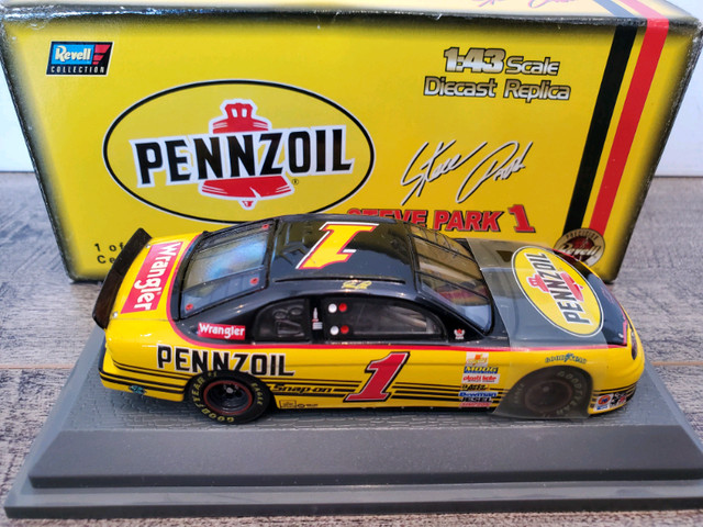 1:43 Diecast Revell 1998 Monte Carlo Nascar Steve Park #1 Penzoi in Arts & Collectibles in Kawartha Lakes - Image 2