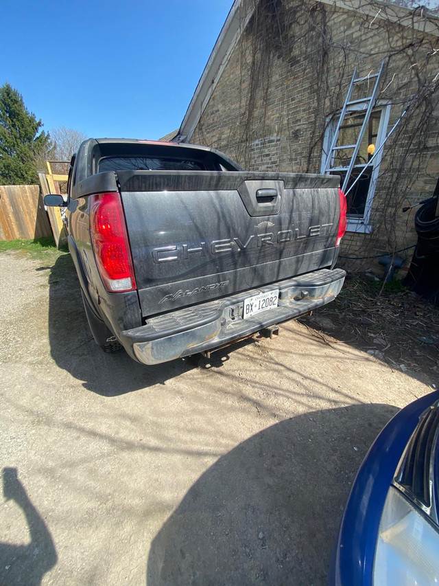 Chevy Avalanche 2005 in Cars & Trucks in Stratford - Image 4