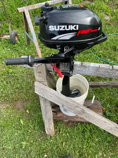 I am seling a 2009 Suzuki 2.5hp four stroke short shaft boat motor. Motor is I good shape and has lo...