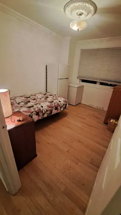 CHATEAUGUAY private room for rent off St Jean Baptiste blvd. and bus stops to Montréal. Room in priv...