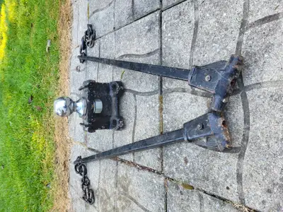 Barre de remorquage, tire pour roulotte,remorque, etc .$100 négociable